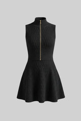 Kolsuz Yüksek Yaka Üst ve Uyumlu Mini Etek Detaylı Dokulu Takım - Siyah
