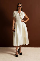 Drapeli Fiyonk Detay Omuzları Açık Saten Midi Elbise - Fildişi