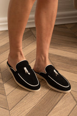Kontrast Taban ve Metal Süsler Detaylı Süet Loafers - Siyah/Beyaz