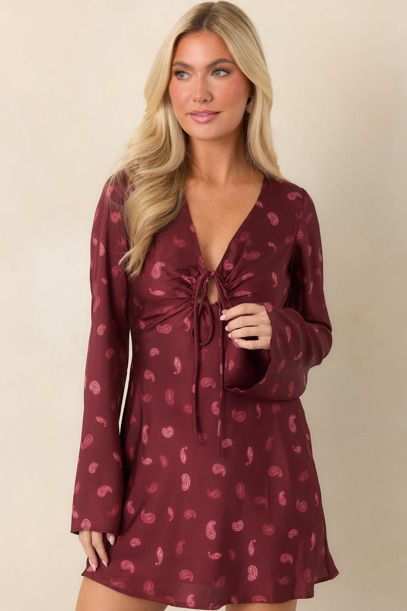 Bordo Şal Desenli Saten Uzun Kollu Mini Elbise
