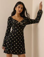 Siyah Puantiyeli Dalgalı Kenarlı Kenarlı Lyon Mini Boy Elbise
