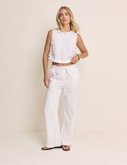 Beyaz Keten Ağırlıklı Düğmeli Yan Crop Bluz