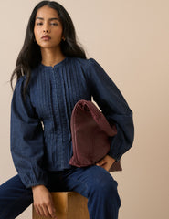 Koyu Ton Yıkamalı Pili Dikişli Denim Bluz