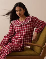 Yumuşak Dokulu Kareli Fisto İşlemeli Fırfırlı Pijama Bluz