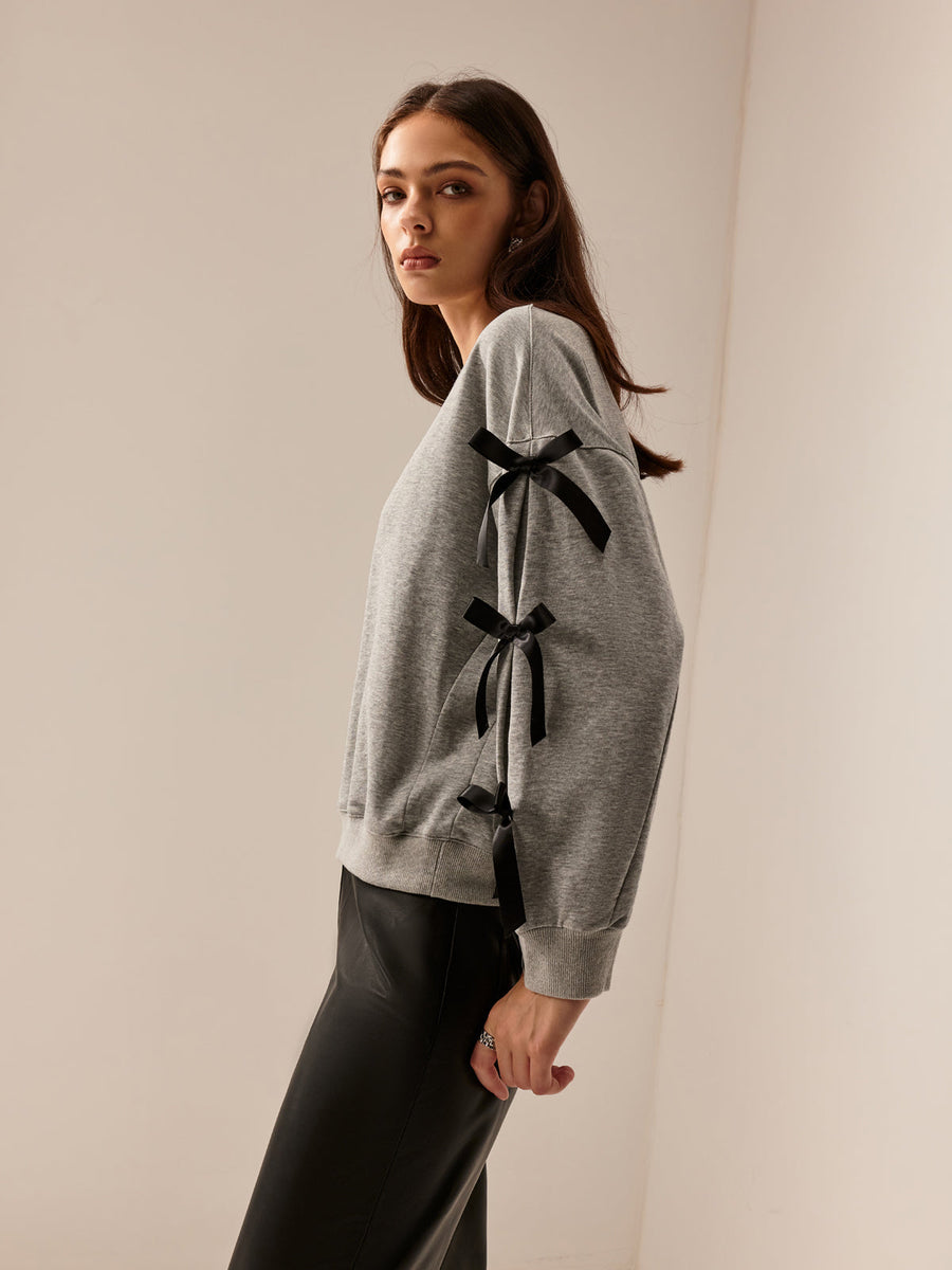 Yuvarlak Yaka Fiyonklu Sweatshirt