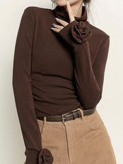 Pileli Balıkçı Yaka 3D Çiçekli Slim Tişört
