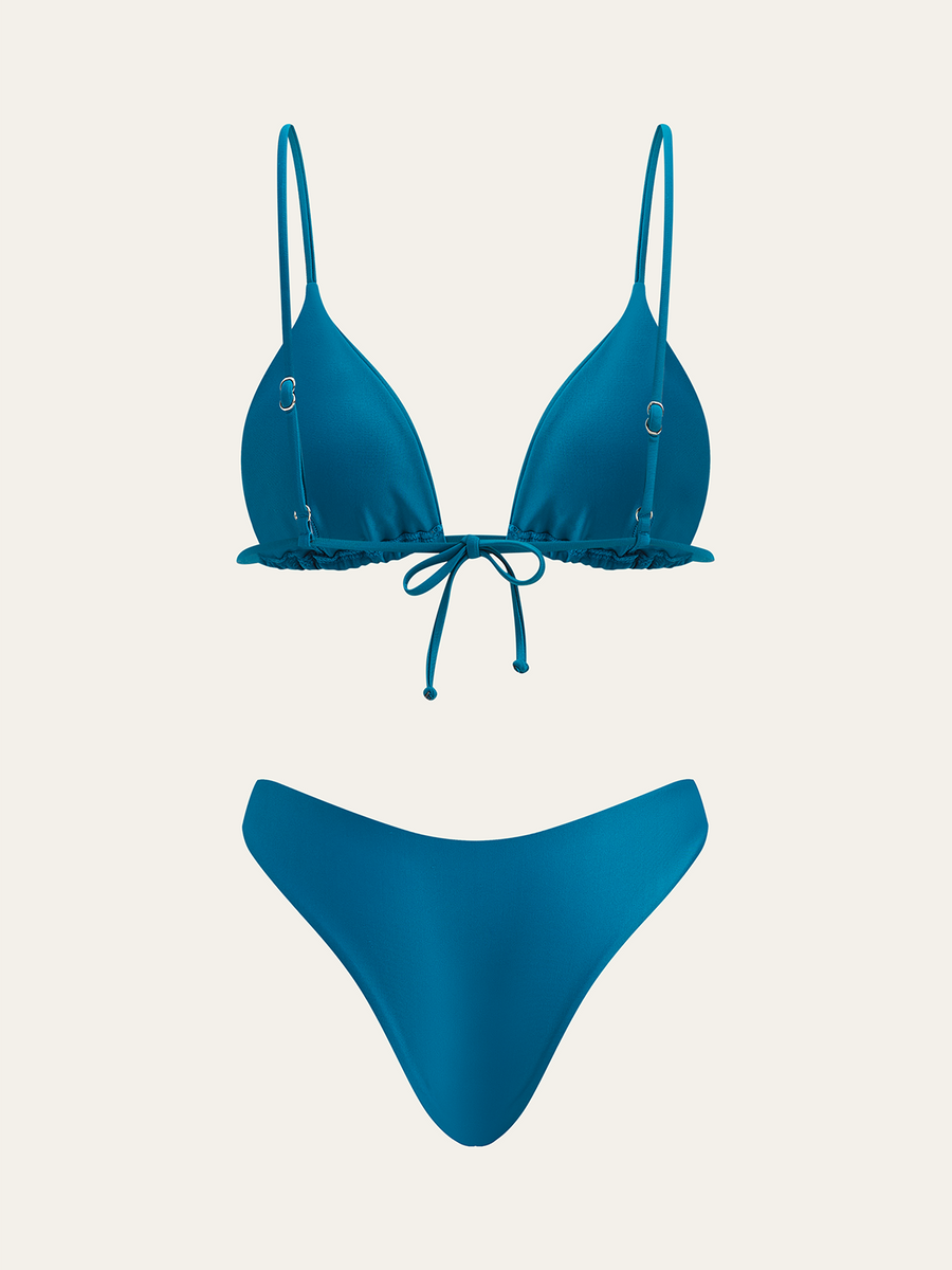 Üçgen Üst ve İki Alt Stil Bikini Takımı