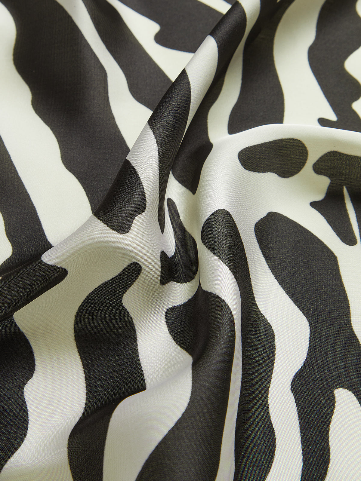Zebra Desenli Kare Eşarp