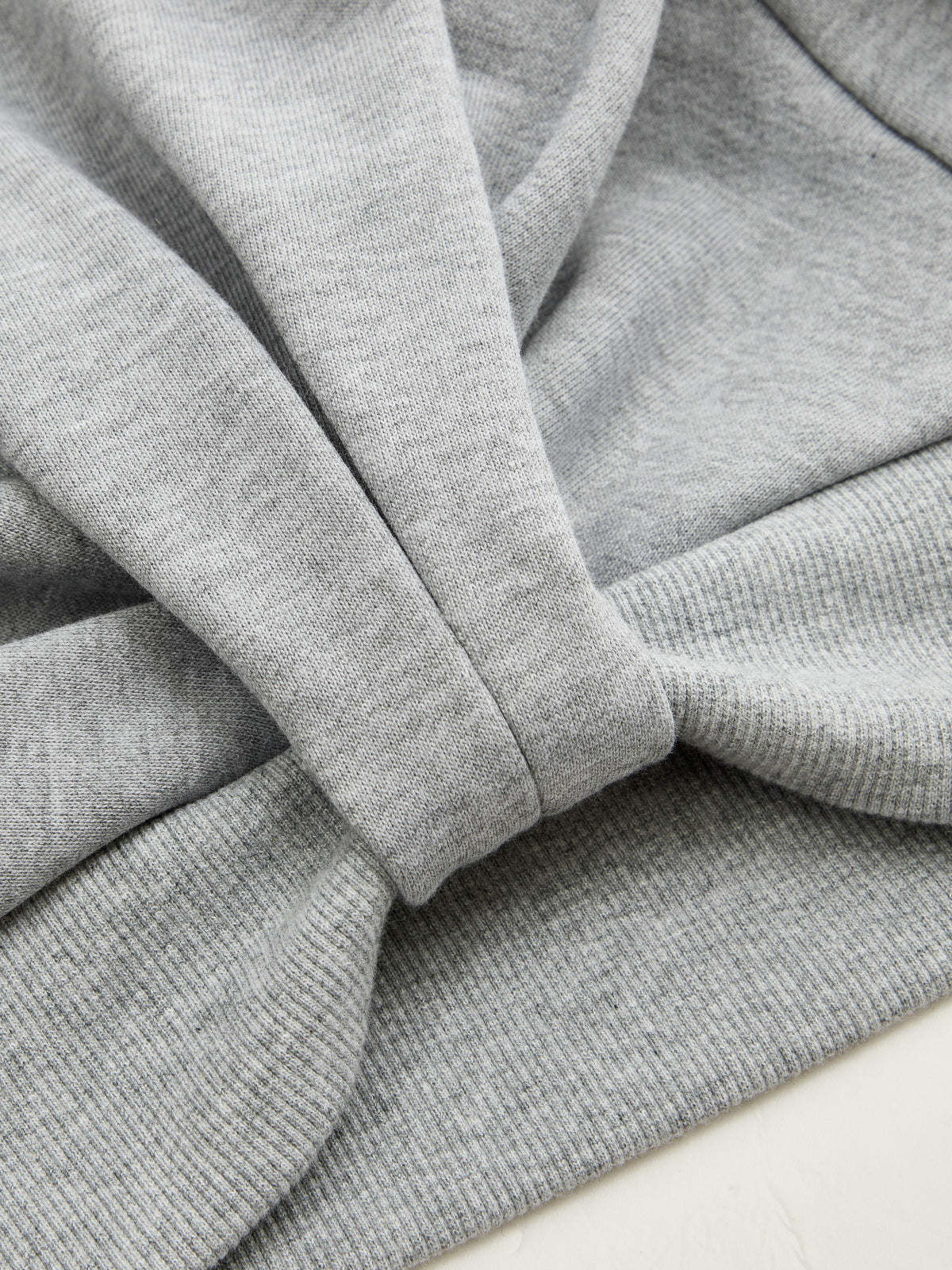Yakalı Burgu Ön Detaylı Sweatshirt