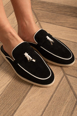 Kontrast Taban ve Metal Süsler Detaylı Süet Loafers - Siyah/Beyaz