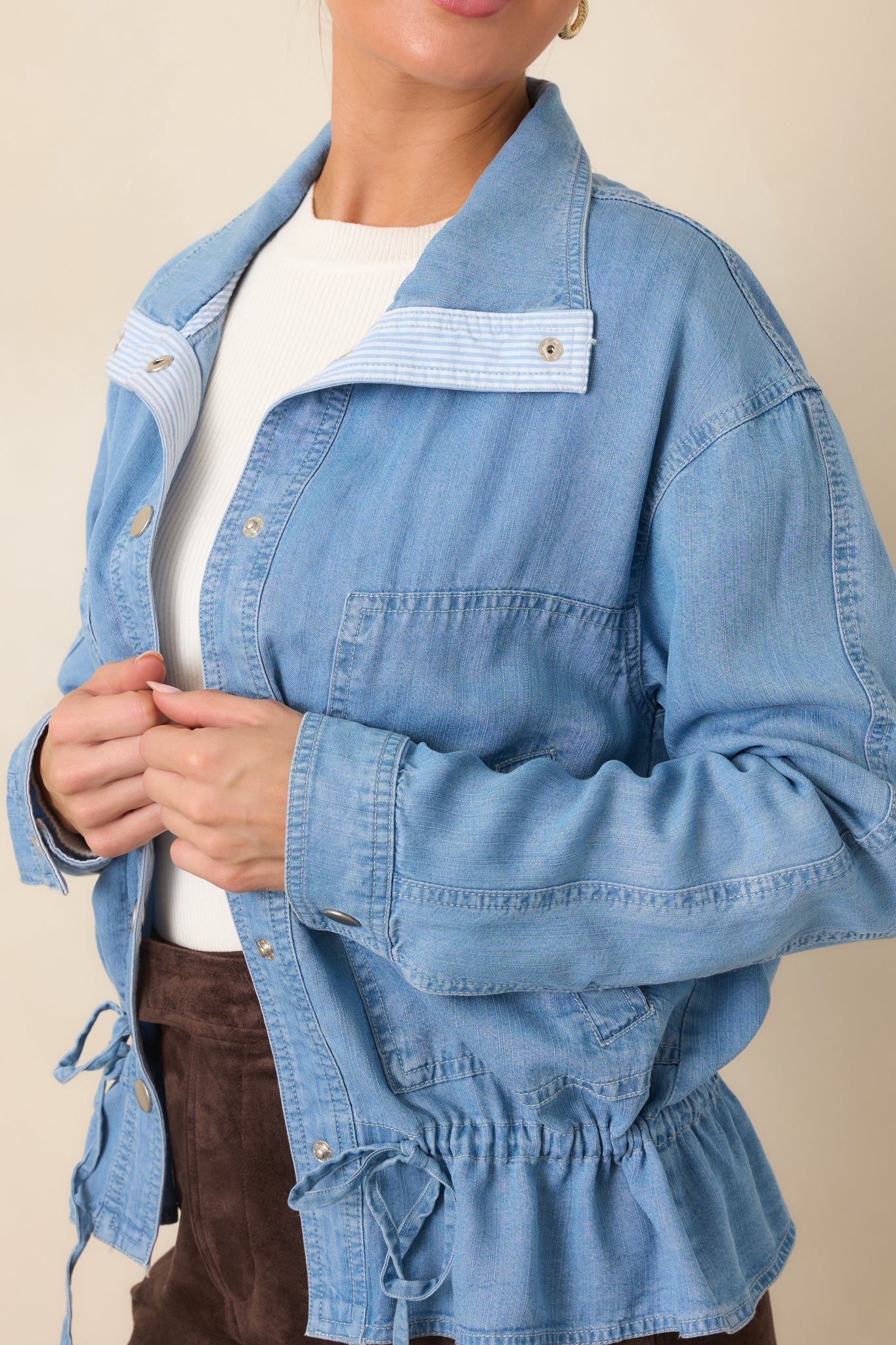 Orta Mavi Peplum Kesim İnce Denim Ceket
