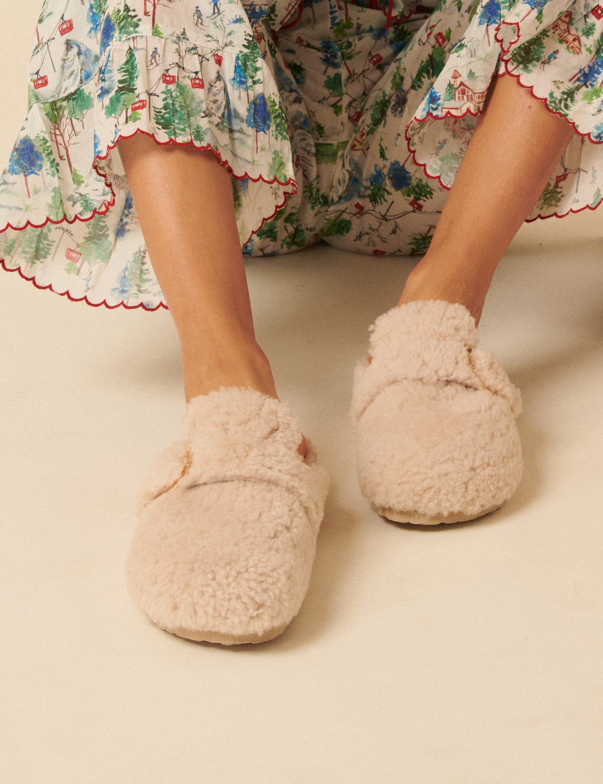 Genuins Krem Sheepskin Terlik