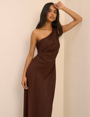 Kahverengi Saten Tek Omuz Sloane Maxi Boy Elbise
