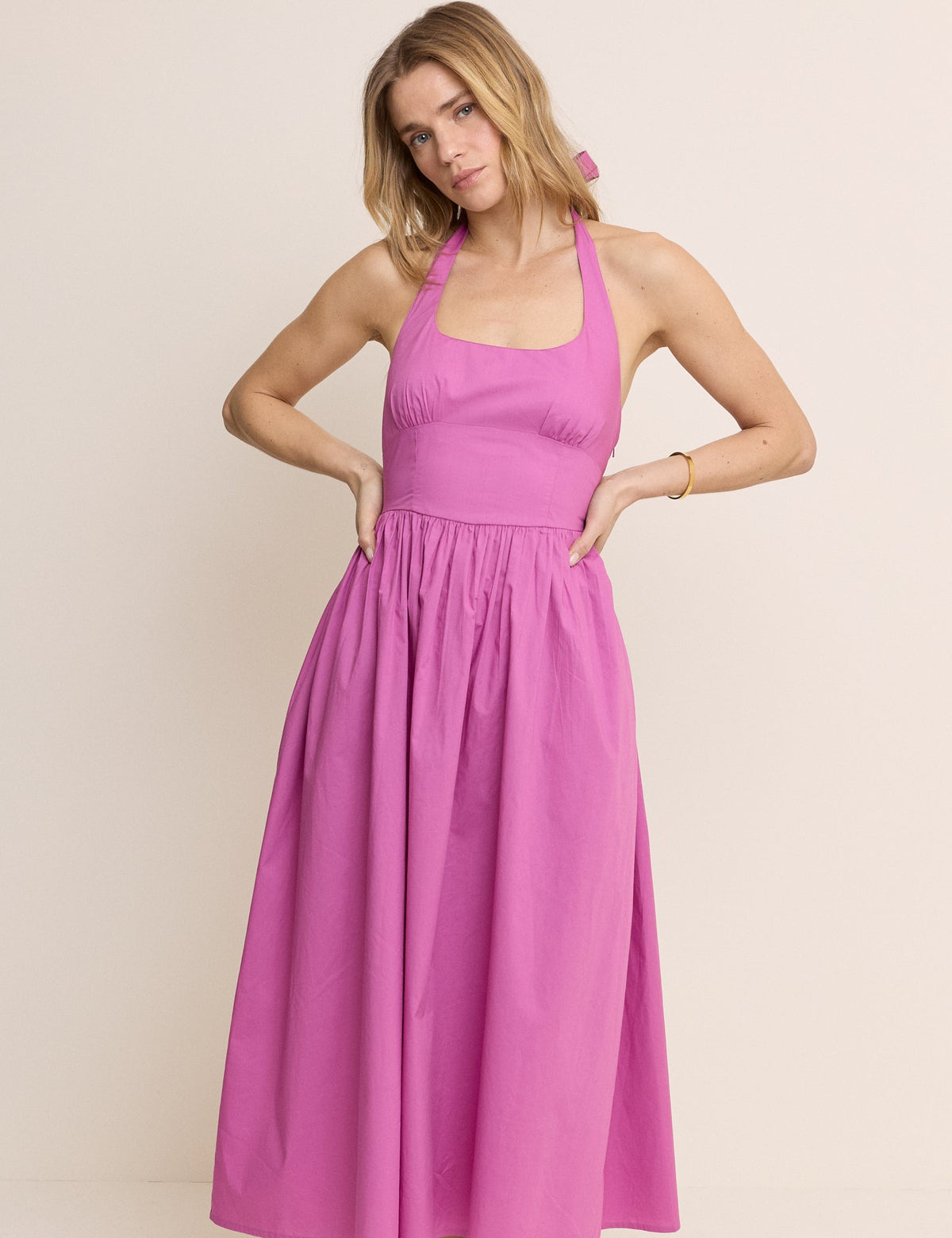 Pembe Boyundan Bağlamalı Hallie Midi Boy Elbise