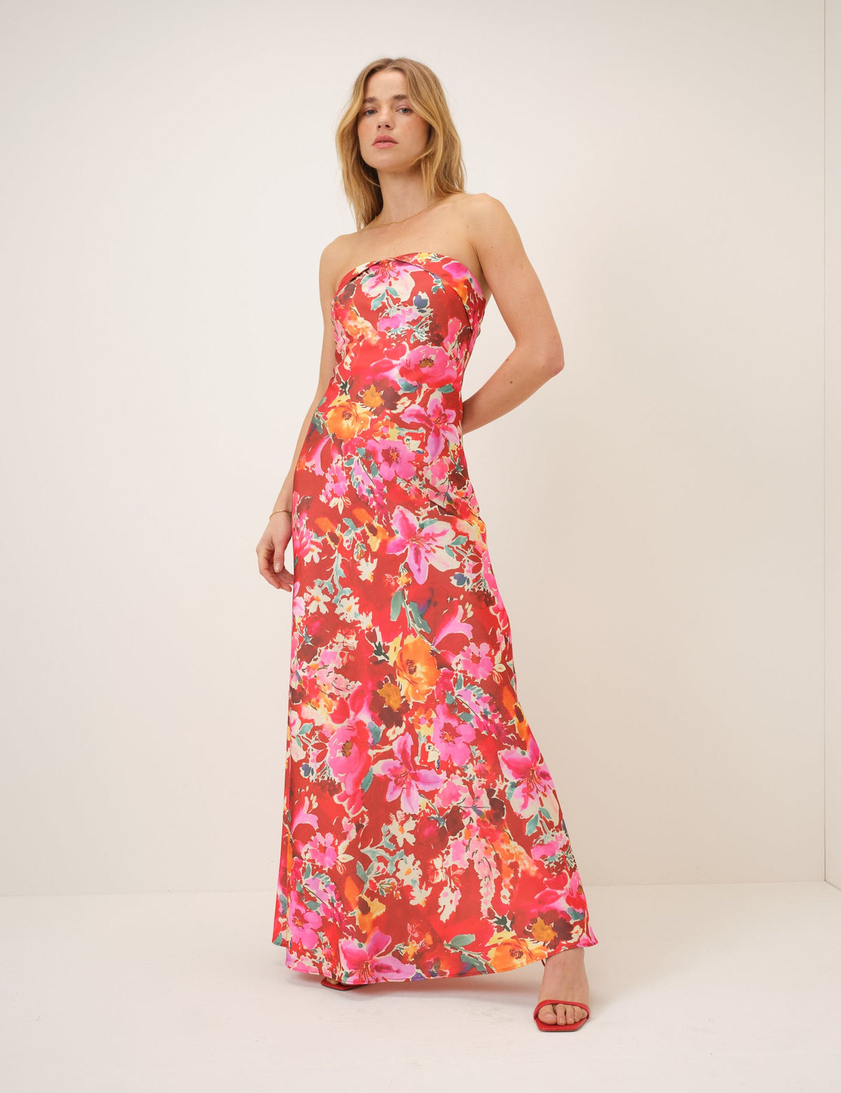 Pembe Çiçek Desenli Robyn Maxi Boy Elbise