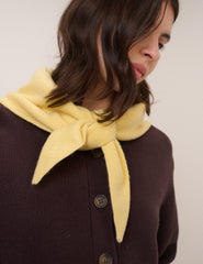 Tereyağı Sarısı Yün Karışımlı Üçgen Fular