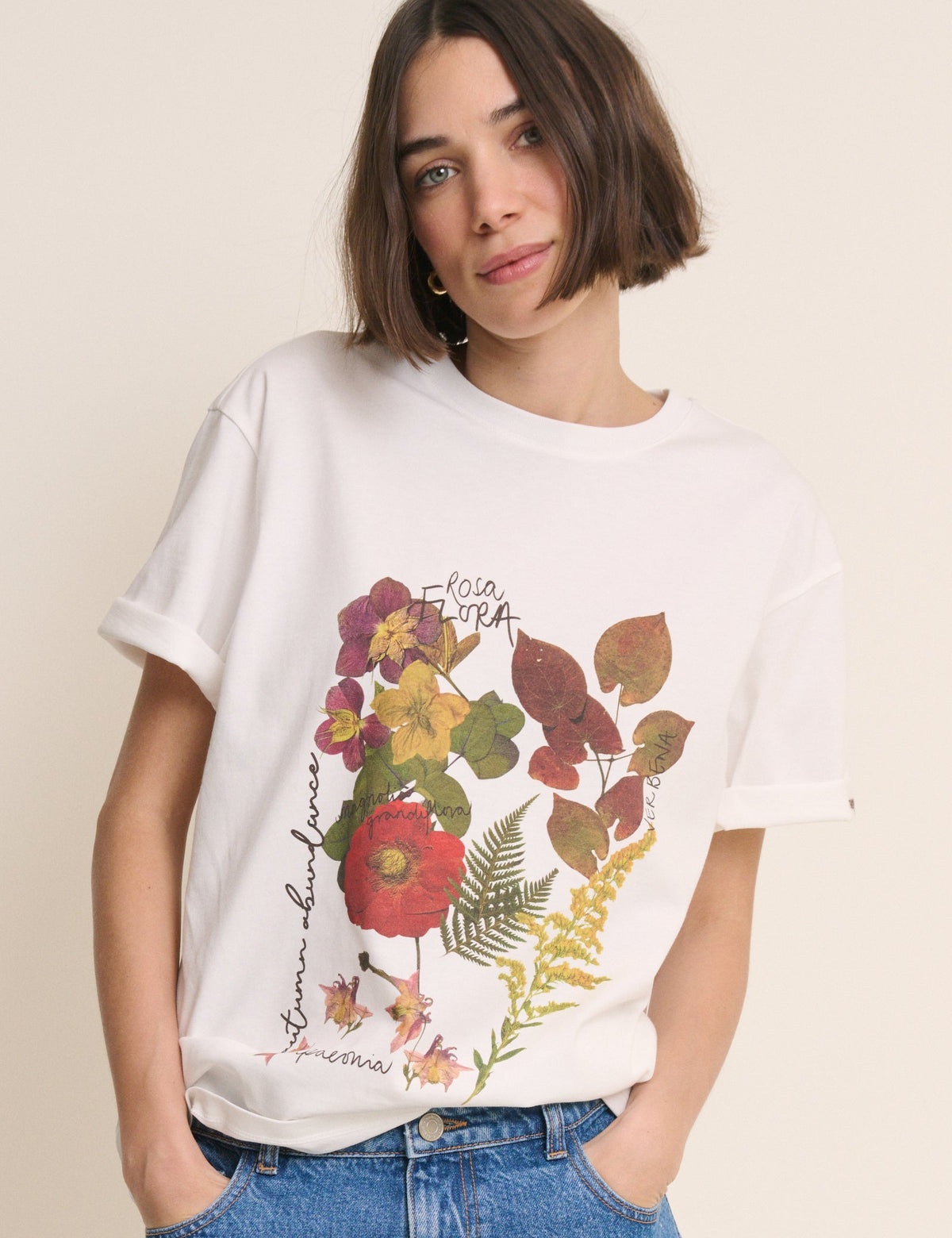Beyaz Çiçek Desenli Baskılı Oversize Tişört
