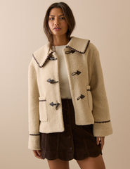 Krem Oversize Yaka Detaylı Peluş Ceket
