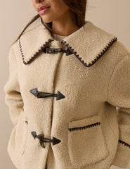 Krem Oversize Yaka Detaylı Peluş Ceket