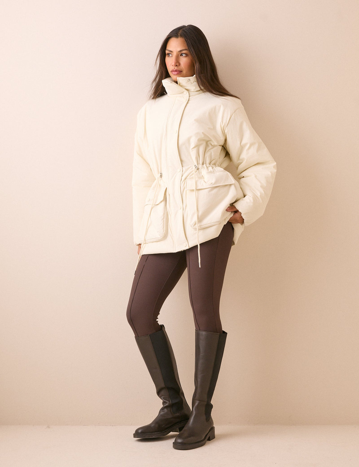 Krem Dik Yaka Rahat Puffer Ceket