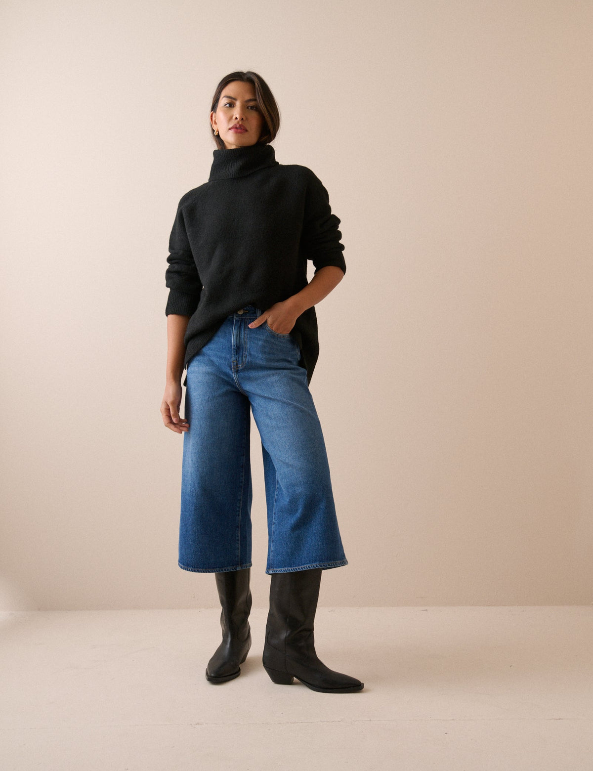 Orta Mavi Denim Esnek Bol Kesim Kapri Pantolon