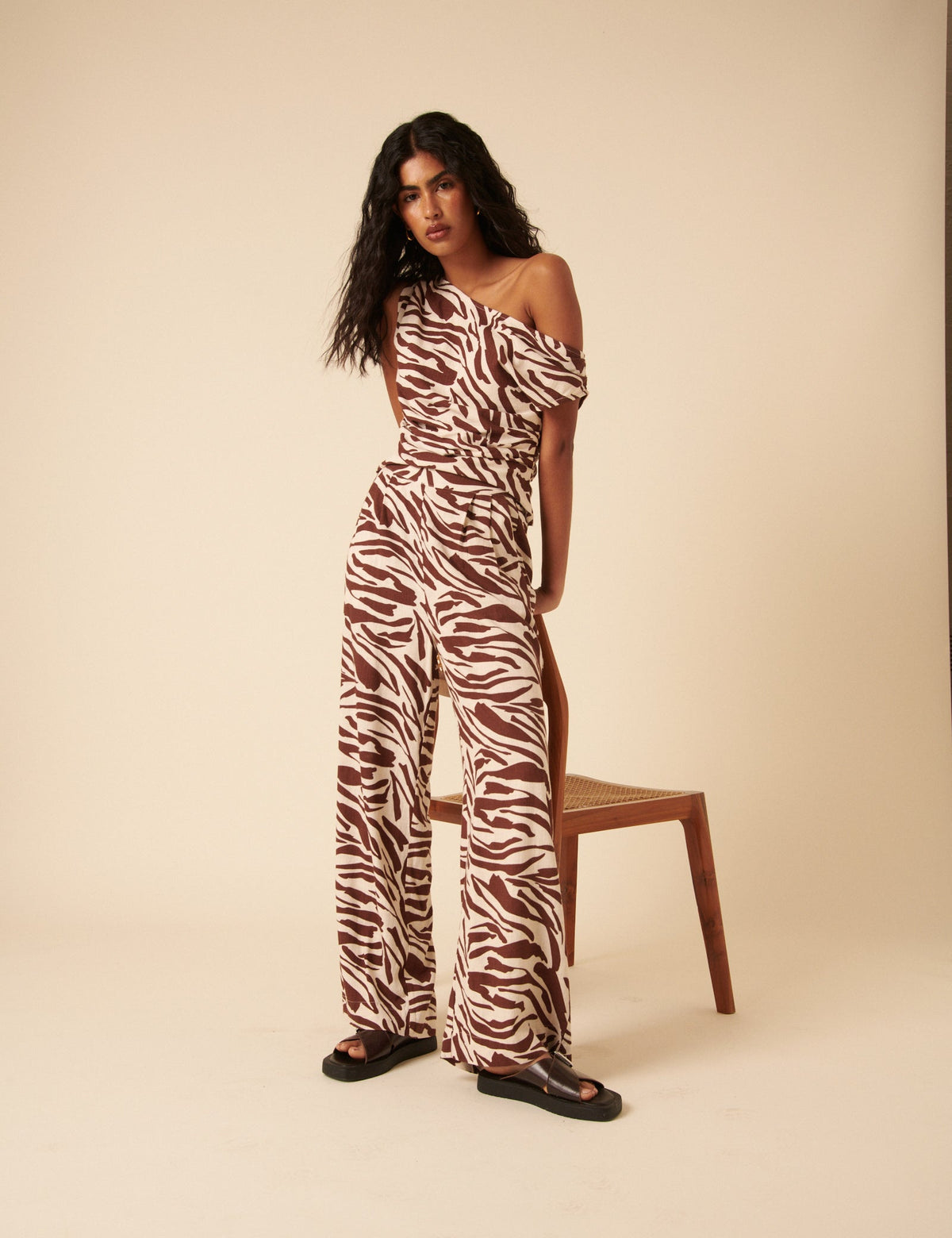 Kahverengi Zebra Desenli Geniş Paça Jerrow Pantolon