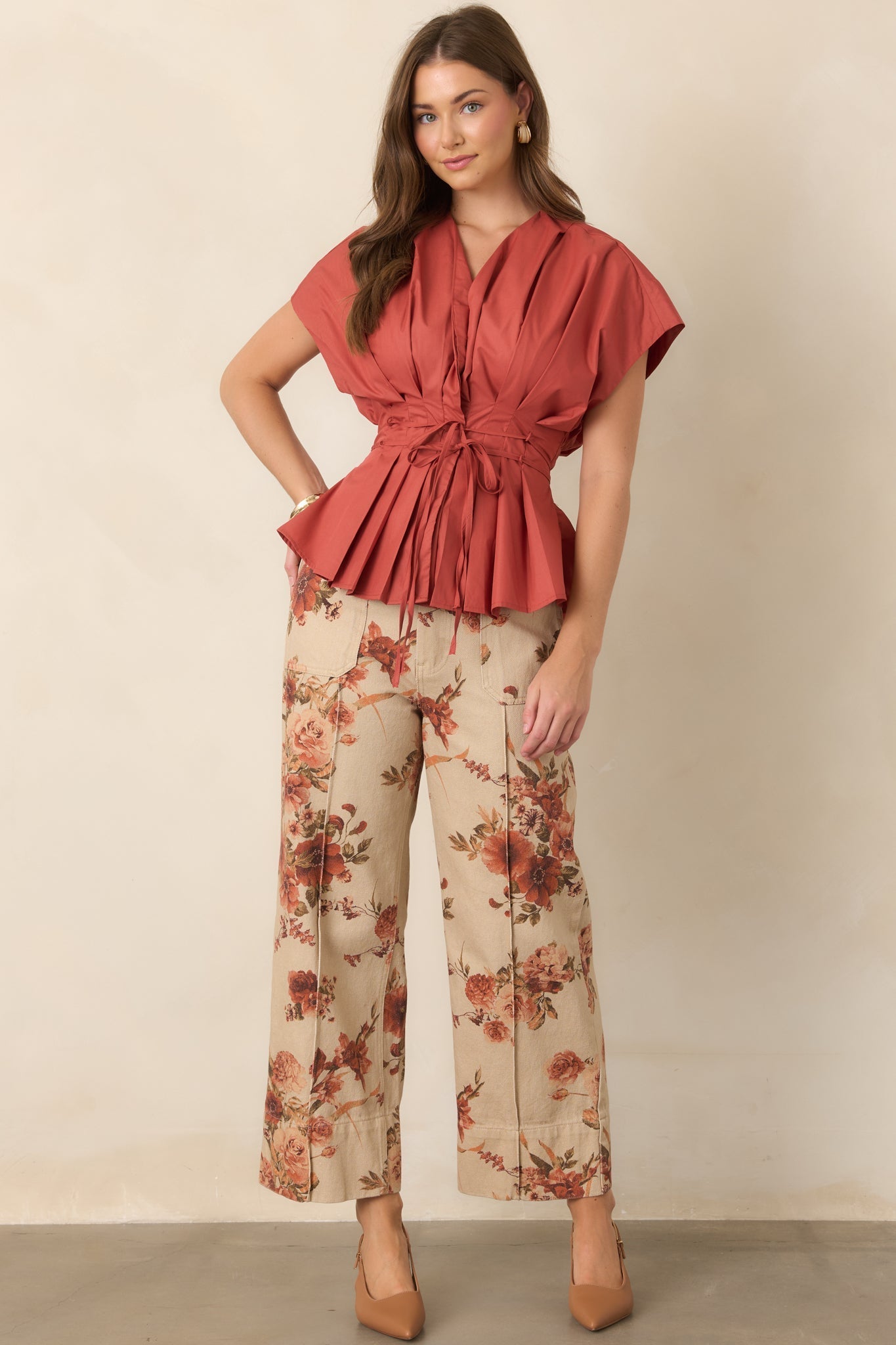 Tarçın Rengi Pilili Kuşaklı Peplum Bluz