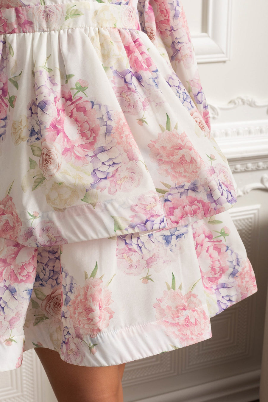 Hacimli Kollar ve Peplum Detay Çiçekli Romantik Mini Elbise - Beyaz/Pembe
