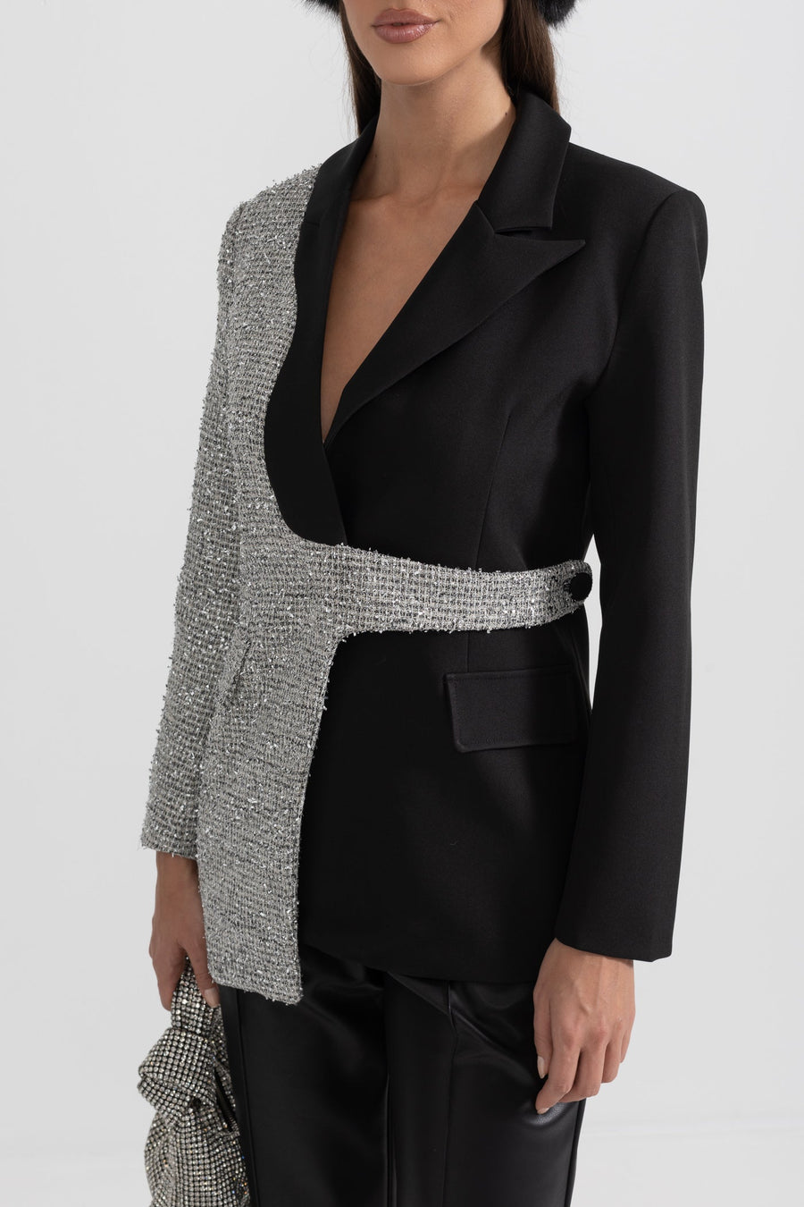 Asimetrik Etek Ucu Detaylı Modern Çift Renkli Blazer Ceket - Siyah ve Gümüş
