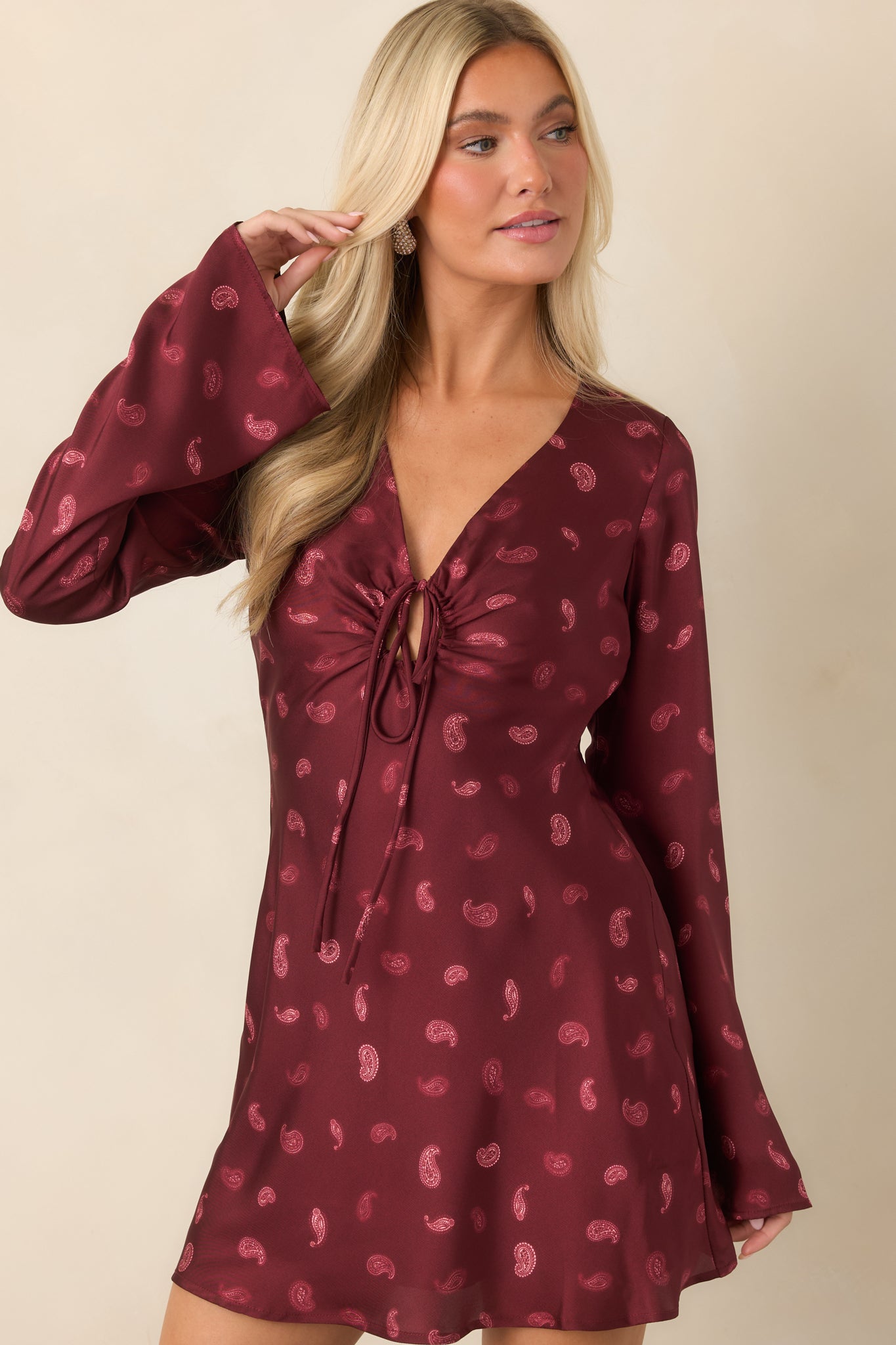 Bordo Şal Desenli Saten Uzun Kollu Mini Elbise