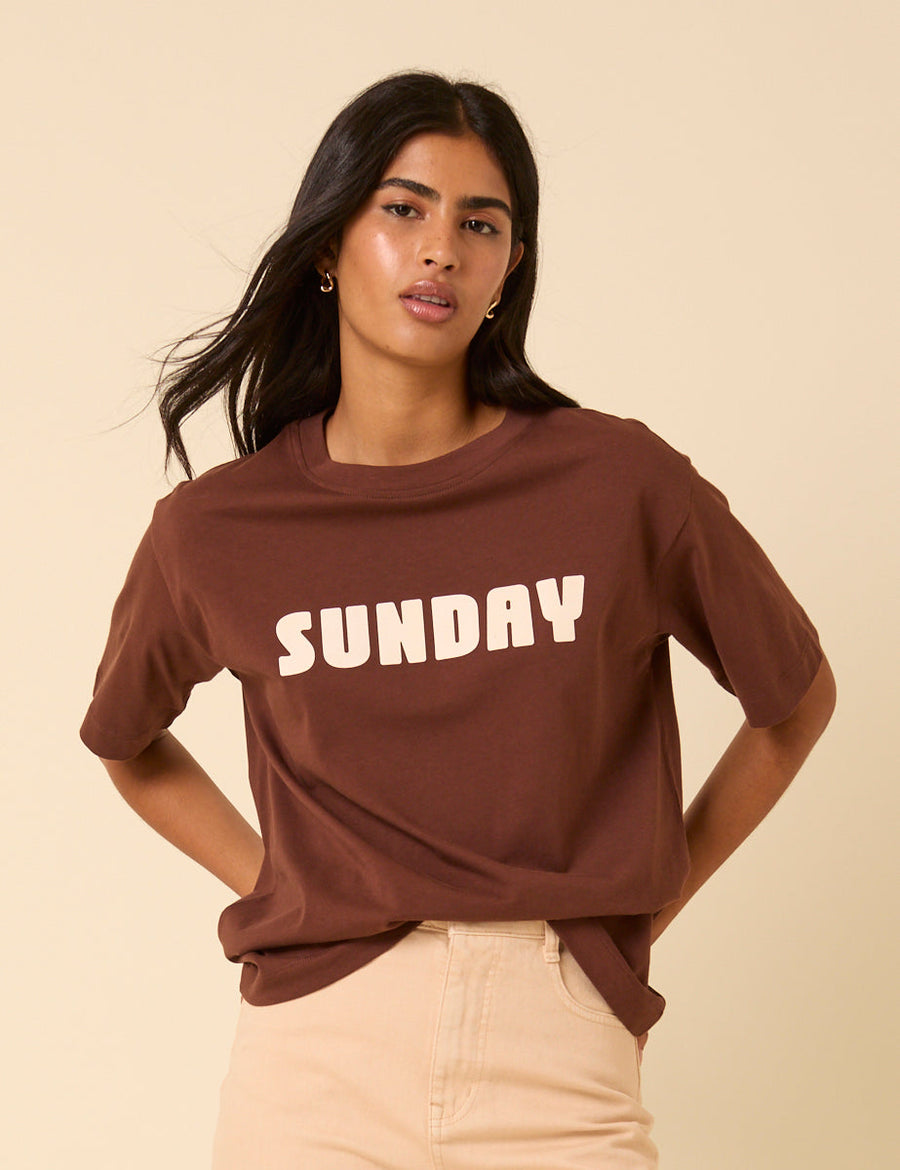 Kahverengi Sunday Baskılı Tişört