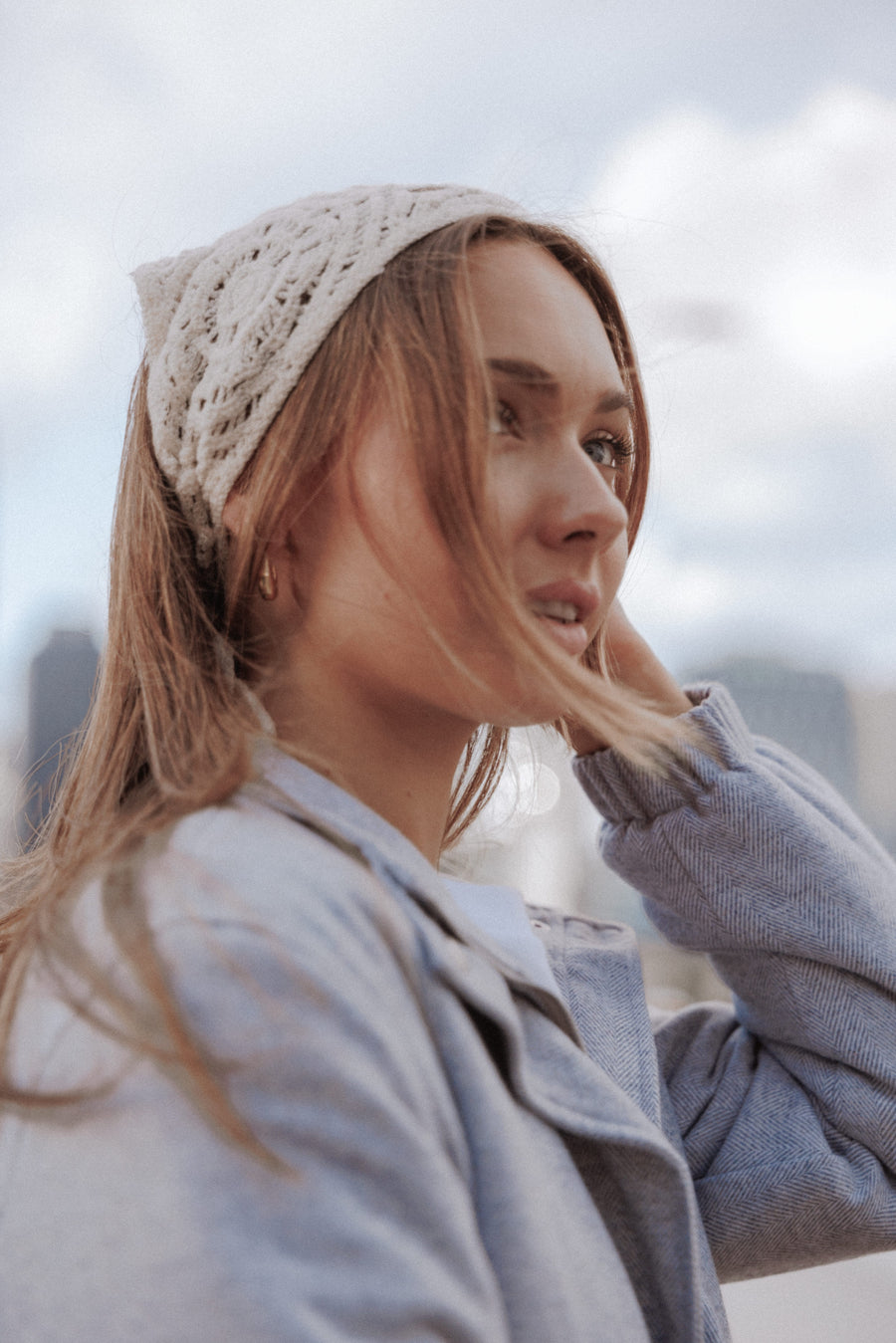 Sabrina Beyaz Tığ İşi Bandana