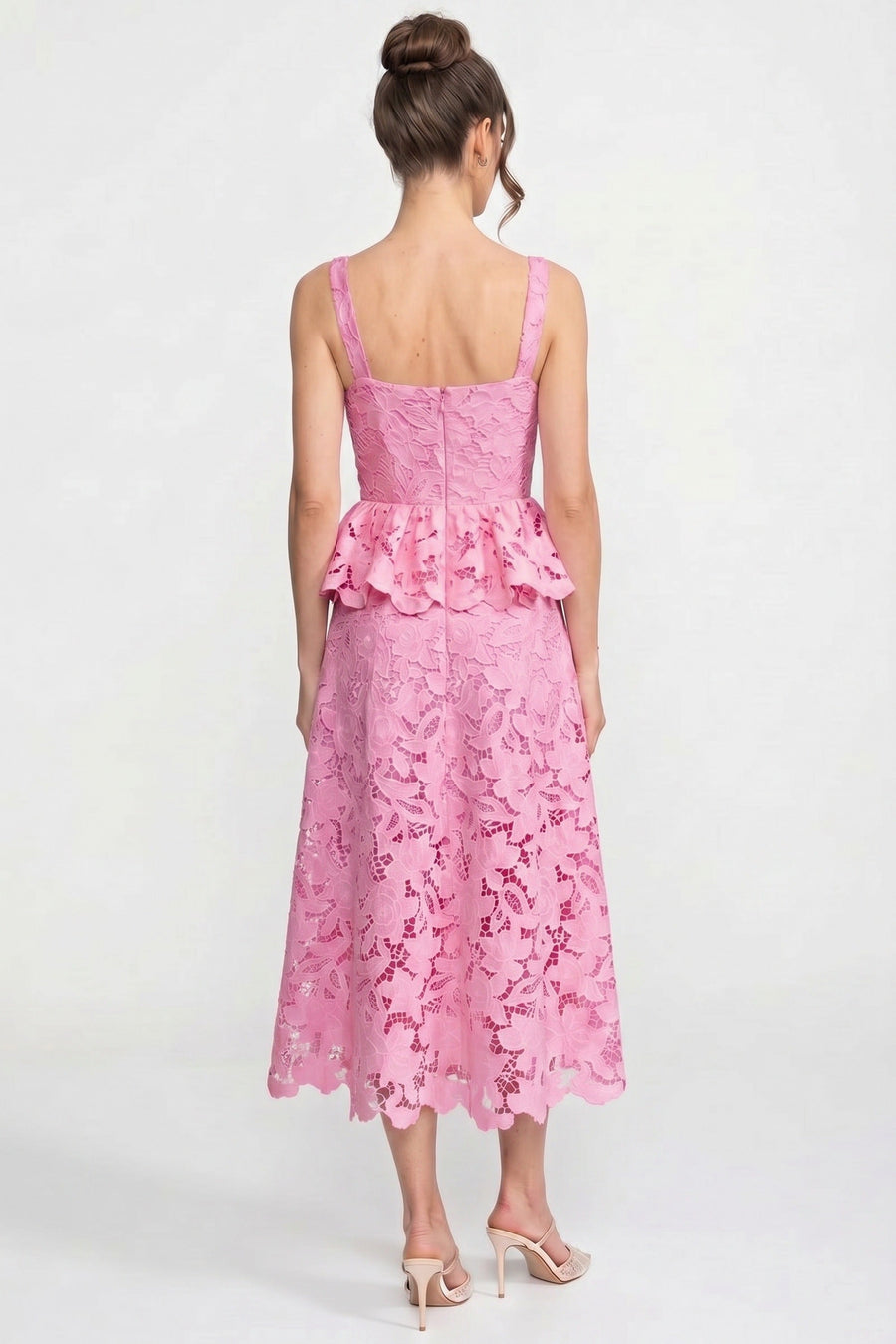 Midi Etek ve Altın Düğmeler Detaylı Kolsuz Dantel Peplum Elbise - Pembe