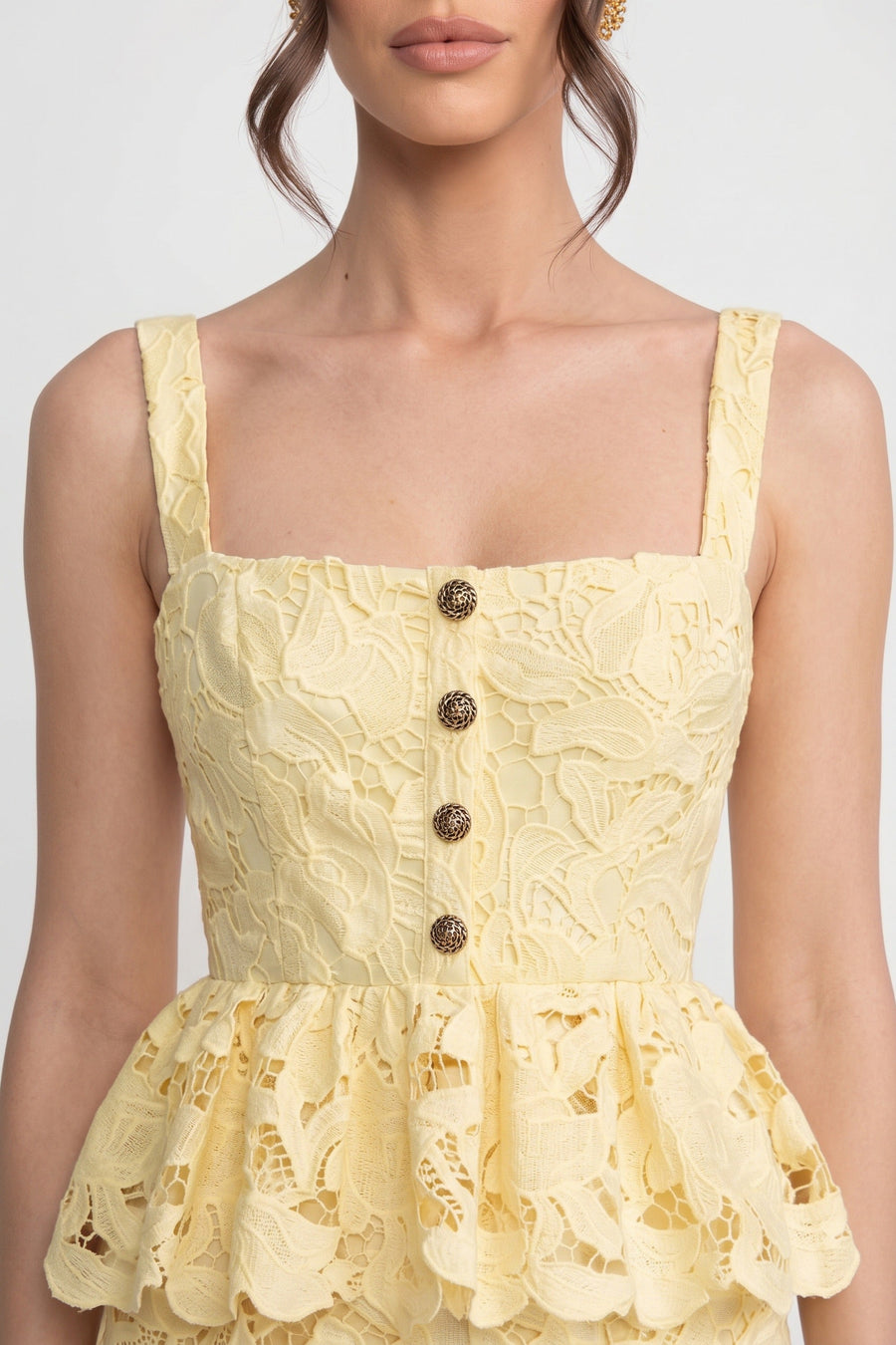 Midi Etek ve Altın Düğmeler Detaylı Kolsuz Dantel Peplum Elbise - Sarı