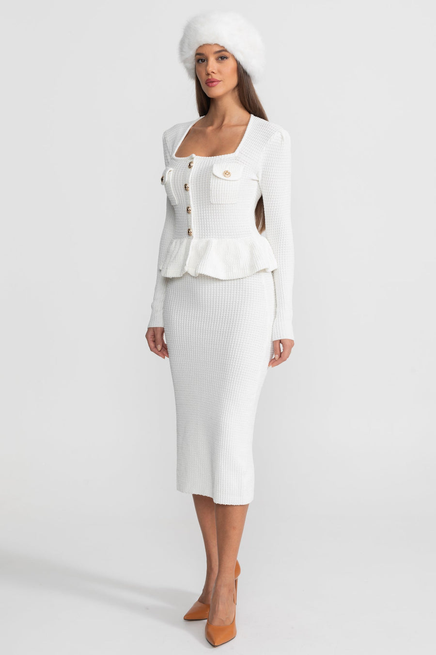 Peplum Bel ve Altın Düğmeler Detaylı Dokulu Triko Elbise - Beyaz