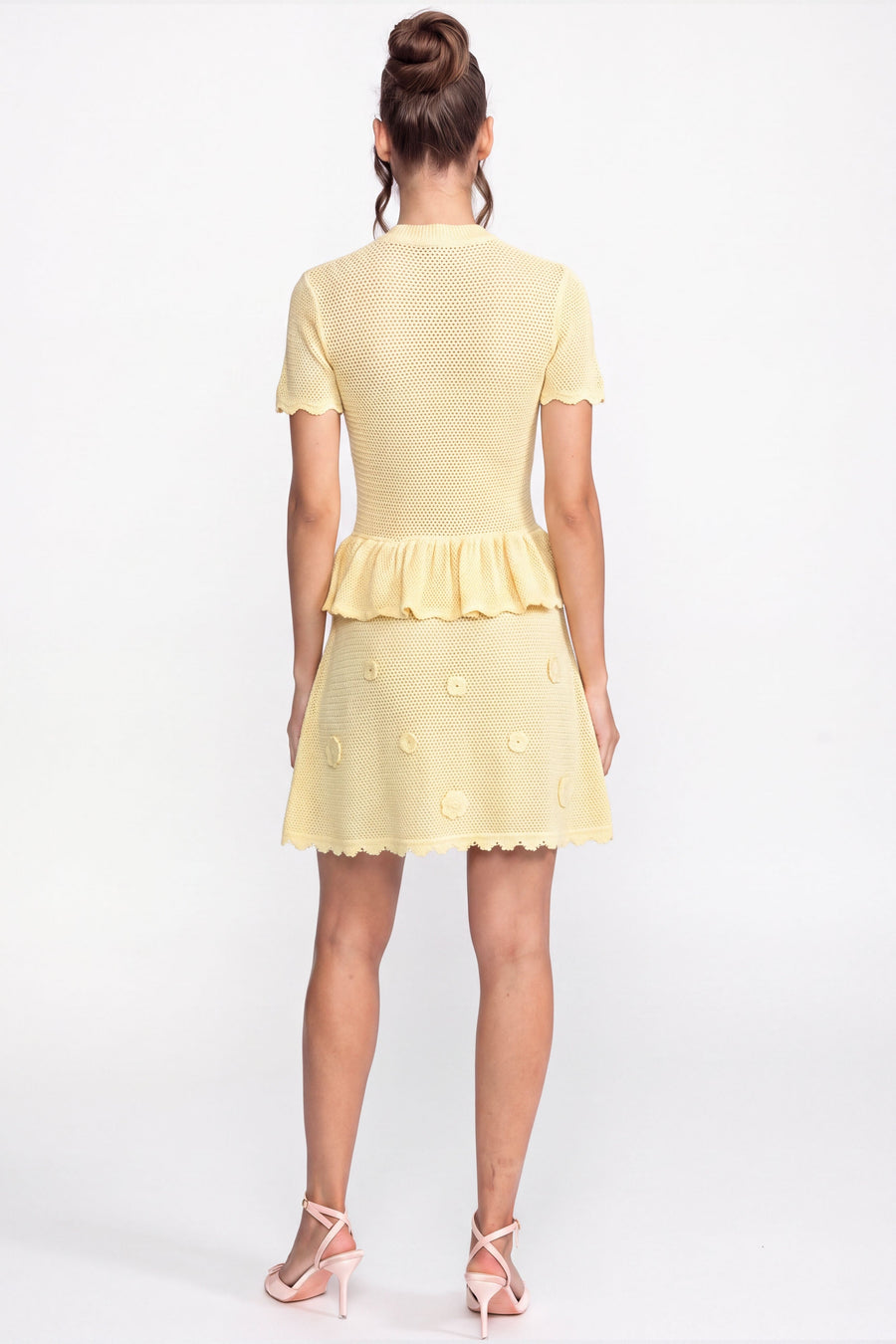 Bağcıklı Bel Detaylı Çiçekli Tığ İşi Peplum Mini Elbise - Sarı