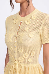 Bağcıklı Bel Detaylı Çiçekli Tığ İşi Peplum Mini Elbise - Sarı